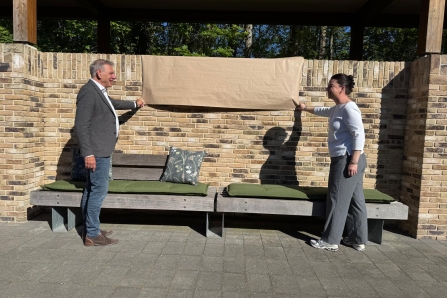 Herplaatsing eerste steen HD