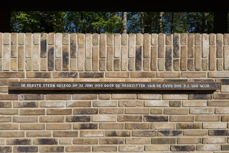 Herplaatsing eerste steen HD