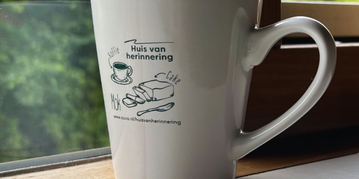 Koffie met cake mok